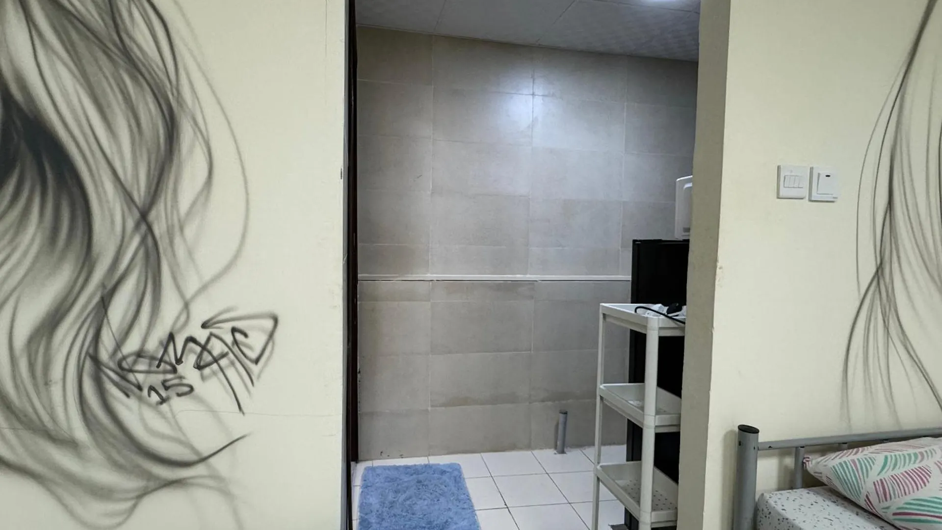 Backpackers Place Apartamento Abu Dhabi Quarto em Acomodações Particulares