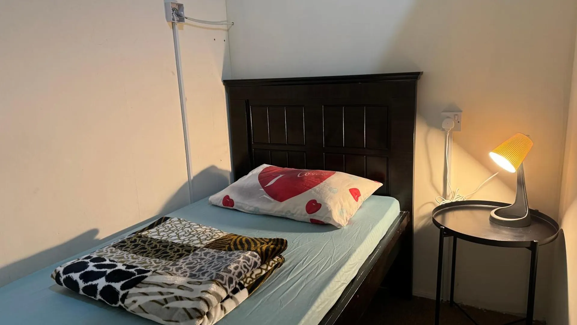 Backpackers Place Apartamento Abu Dhabi