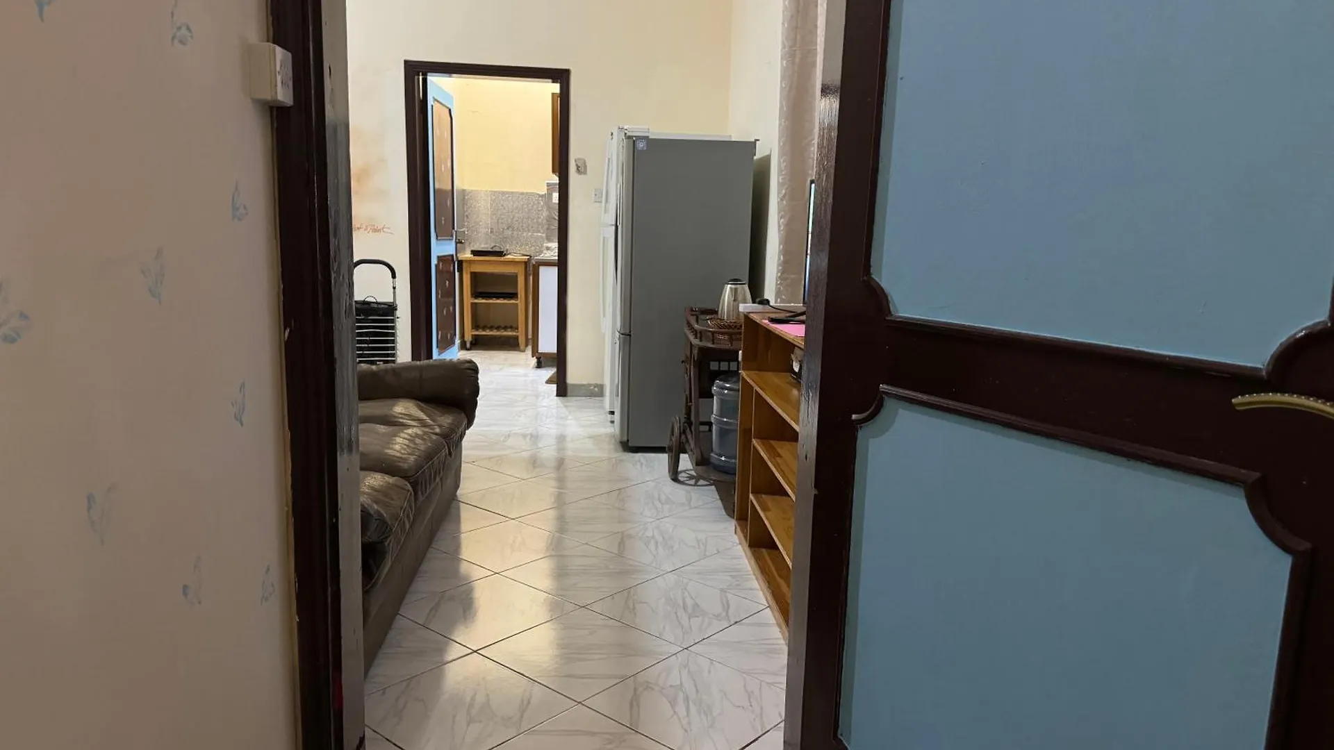 Backpackers Place Apartamento Abu Dhabi Quarto em Acomodações Particulares
