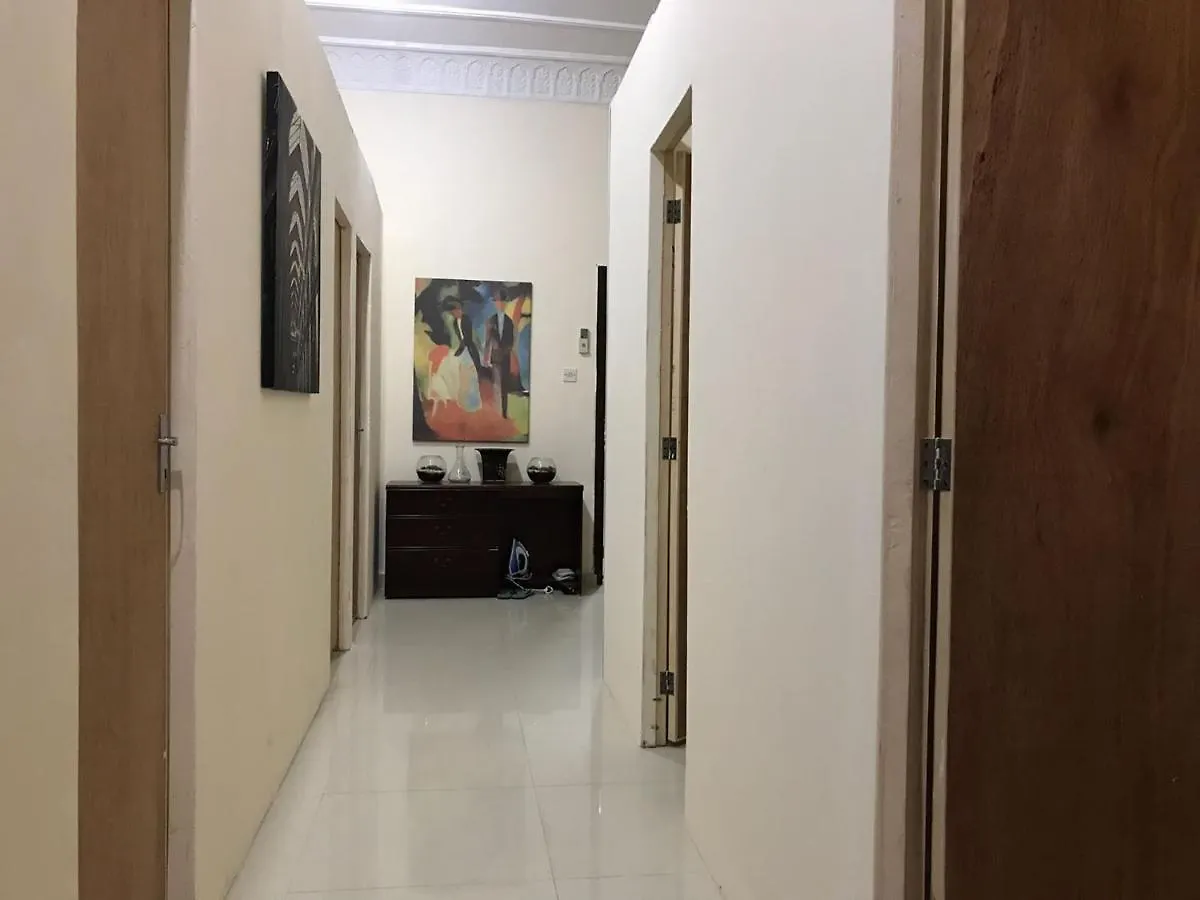 Appartamento Backpackers Place Abu Dhabi
