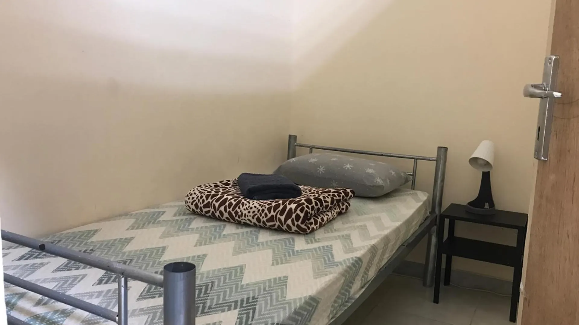 Appartamento Backpackers Place Abu Dhabi 0*,